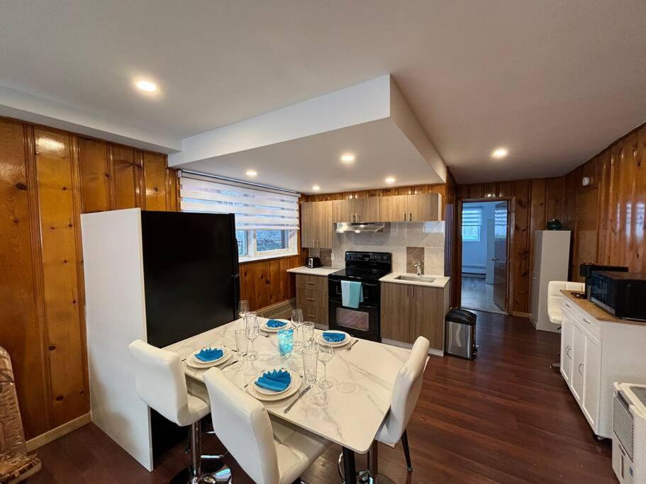 Cozy Spacious Work Friendly Lotus With Garden View High Speed Free Wi Fi And Parking Adjacent To Downtown Montreal Montréal Exterior foto