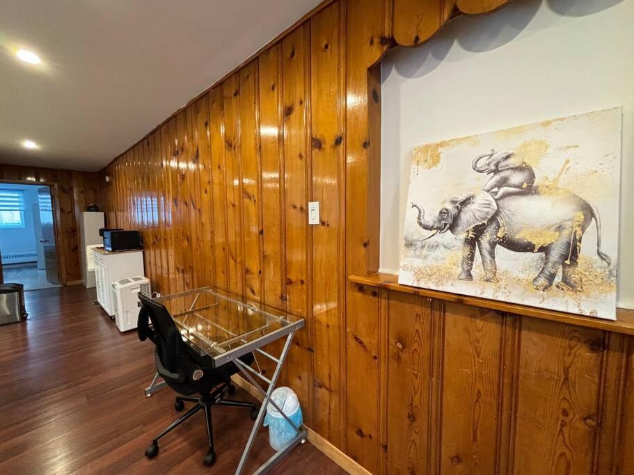 Cozy Spacious Work Friendly Lotus With Garden View High Speed Free Wi Fi And Parking Adjacent To Downtown Montreal Montréal Exterior foto